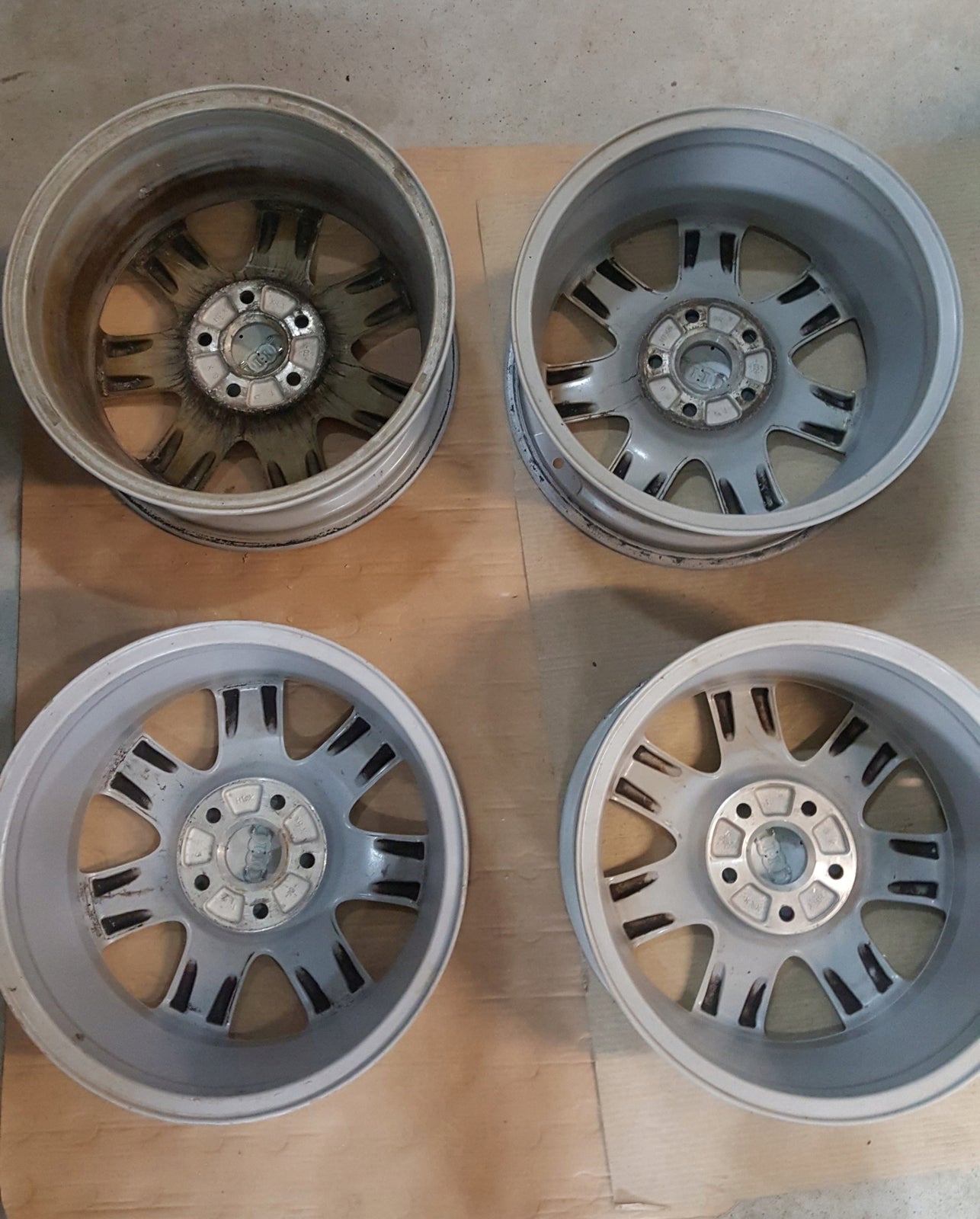 Felgi aluminiowe Audi VW Skoda Seat 7Jx16'' 5x112 ET42 8H0601025E