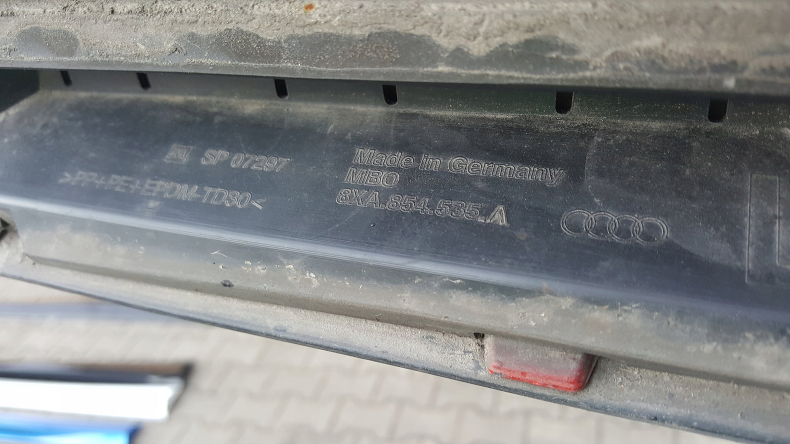 Listwa progowa lewa strona AUDI A1/S1 S-LINE 8XA854535A