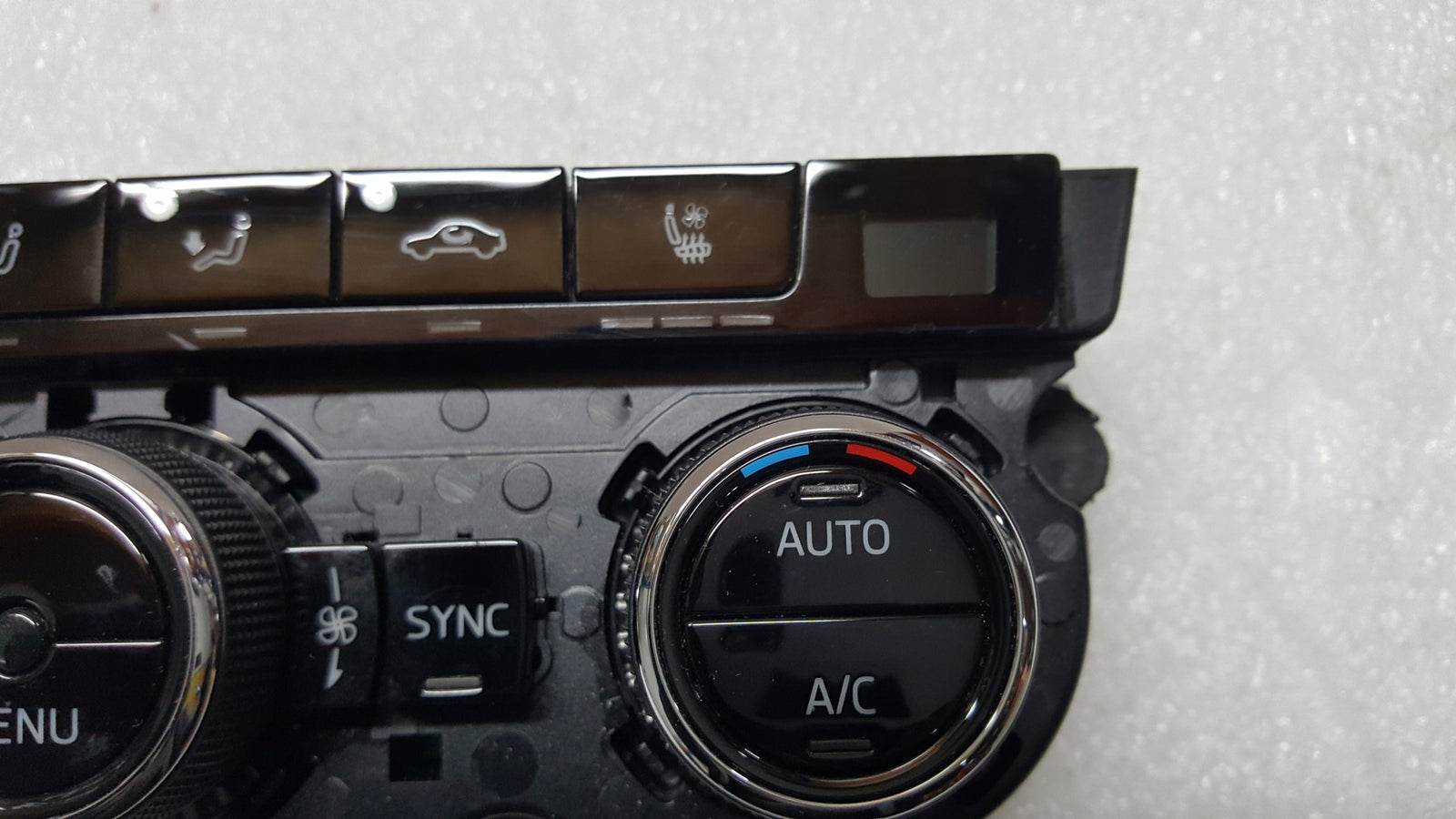 NOWY ORYGINALNY panel klimatyzacji SKODA FABIA III 6V0907044D