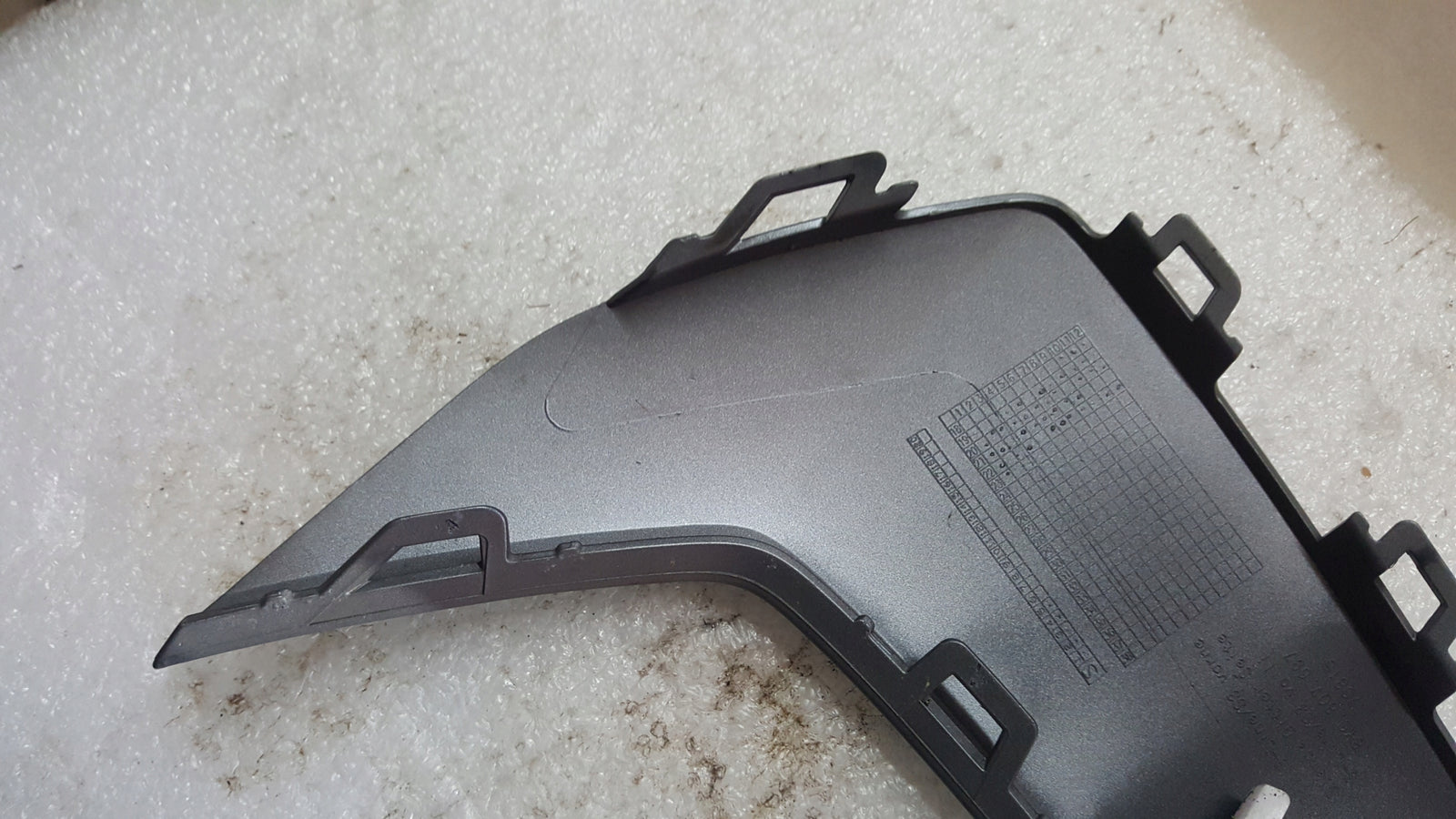 Listwa zderzaka lewy przód AUDI A3 S-LINE 8Y0807697 demontaż