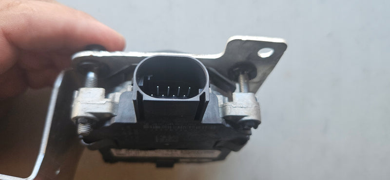 Radar ACC distronic AUDI A4 B9 8W0907561J 8W0907574 demontaż