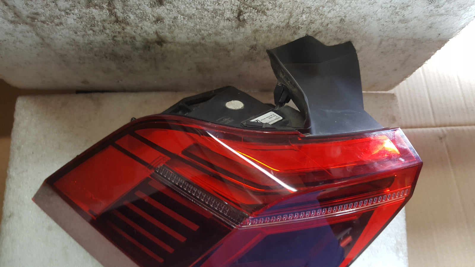 VW TIGUAN II 2 LIFT 2020-2024 LAMPA LEWA TYLNA TYŁ LEWY 5NA945207J02S