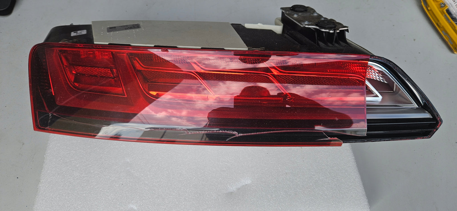 lampa LED lewy tył AUDI R8 4S0945095B