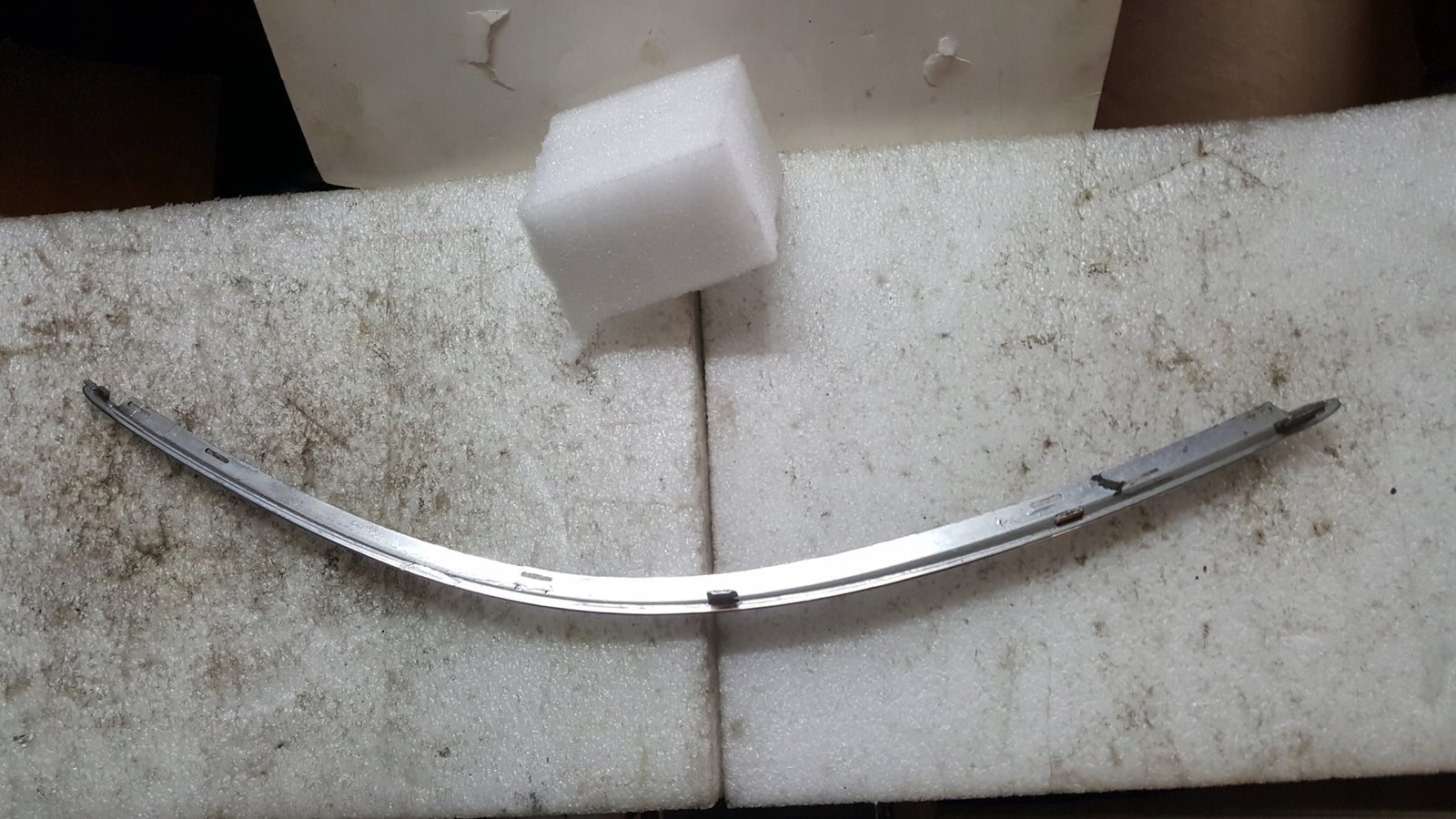 VW PASSAT B5 FL LISTWA ZDERZAKA CHROM LEWA 3B0807243