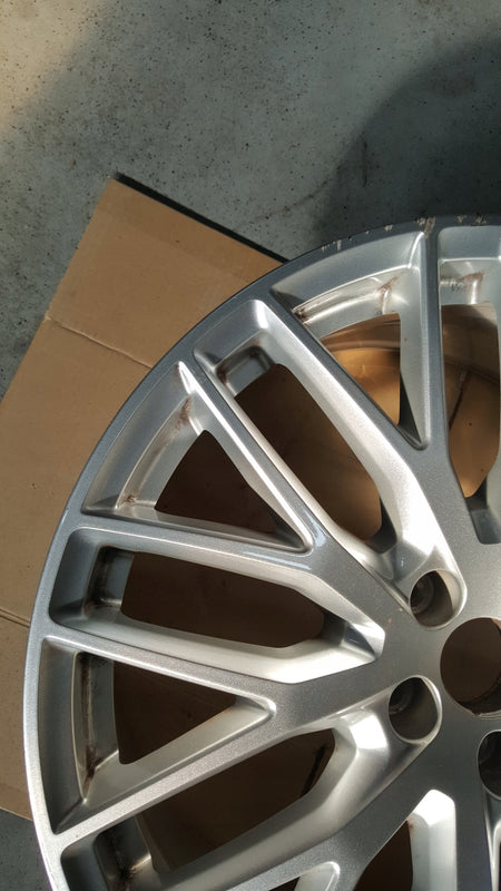 Audi Q7 4M Felga aluminiowa R20 4M0601025BJ 4M0601025Q