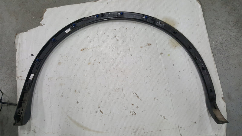 Listwa błotnika prawy tył AUDI Q5 80A853818B demontaż