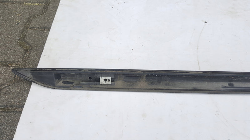Listwa progowa prawa AUDI A4 B9 S-LINE 8W0853931A