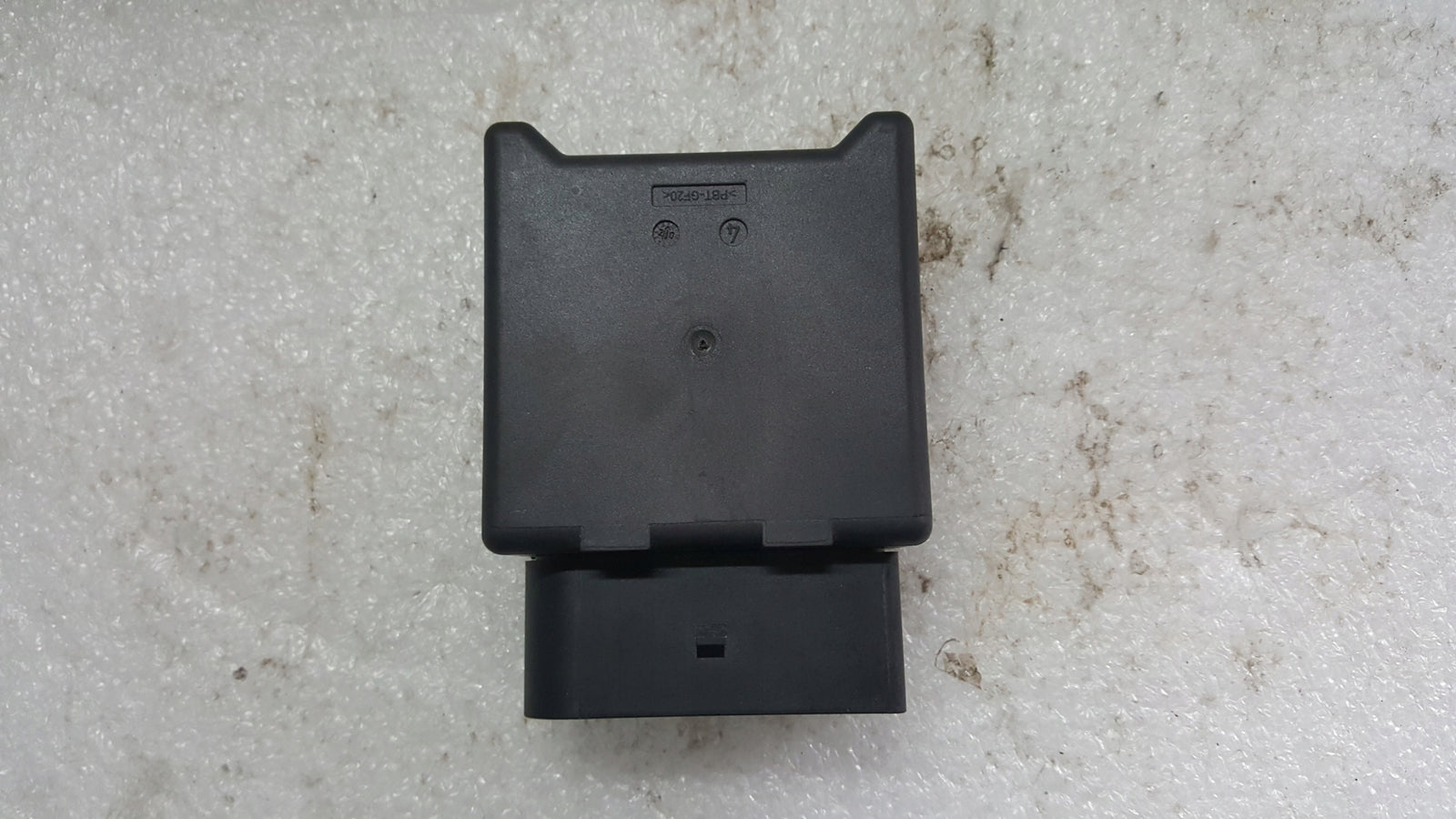 Moduł sterownik pompy paliwa VW AUDI SEAT SKODA 5Q0906093B demontaż
