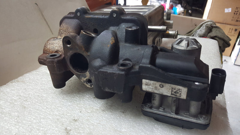 Zawór EGR chłodnica spalin VW 04L131512CG demontaż