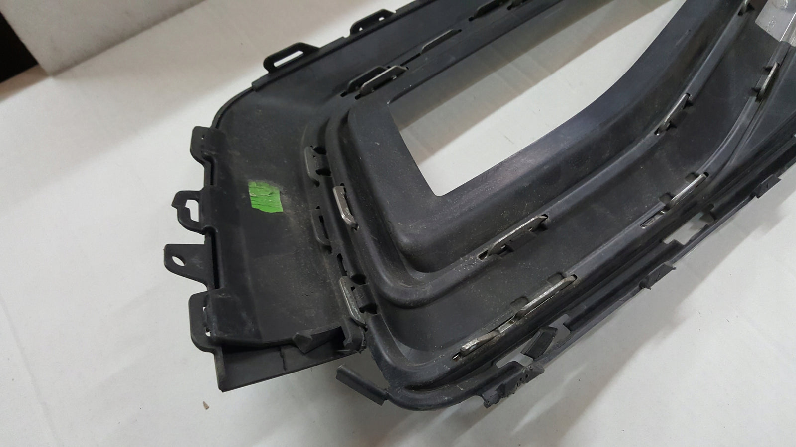 Kratka zderzaka przedniego lewa strona VW PASSAT B8 ALLTRACK 3G0853665P