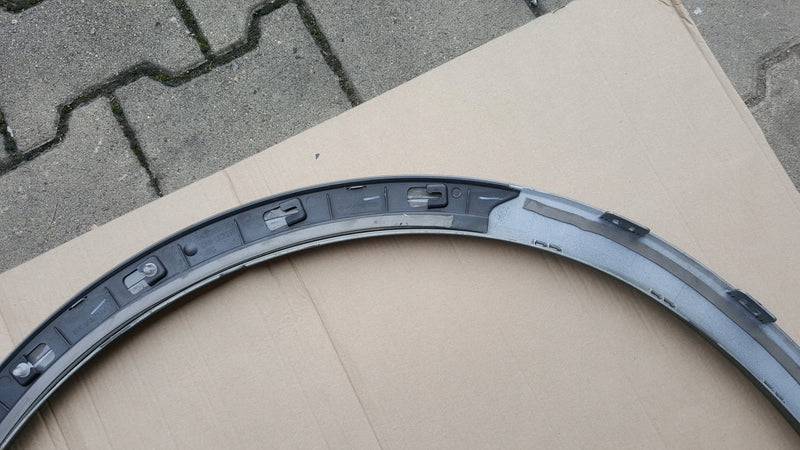 Listwa przednia lewa AUDI Q3 I 8U0 przód lewy 8U0853717A