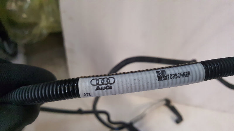 Przewód doprowadzający środek AD BLUE AUDI A6 (C7) A7 4G0131984AE demontaż