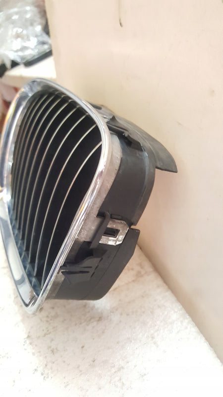 BMW E39 NERKA GRILL ATRAPA LEWA 8159311