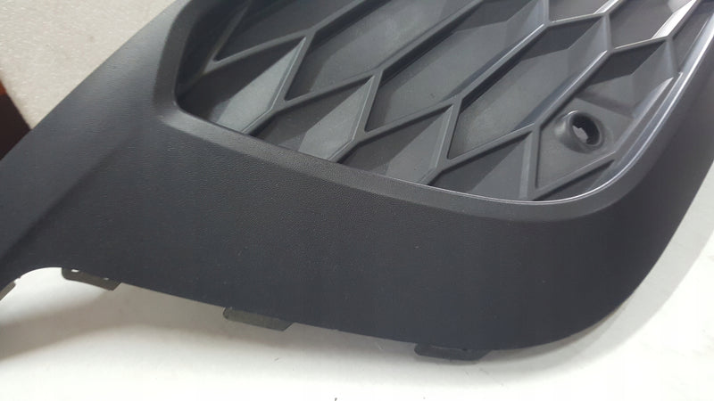 Kratka zderzaka lewy przód VW GOLF VIII GTI 5H0853665G demontaż