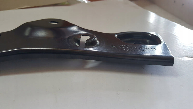 Wspornik mocowanie pasa prawy przód SKODA FABIA 6VA805932A