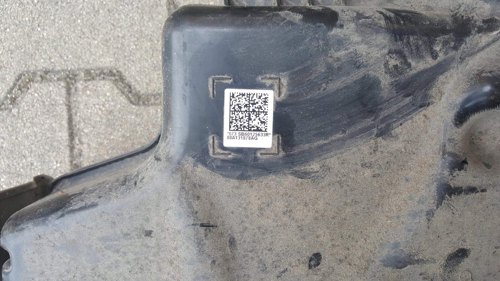 AUDI Q5 80A ZBIORNIK ADBLUE 80A131878AG