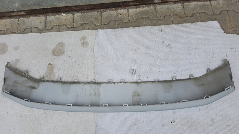 Dokładka spoiler zderzaka przedniego AUDI Q4 e-tron 89A807733 demontaż