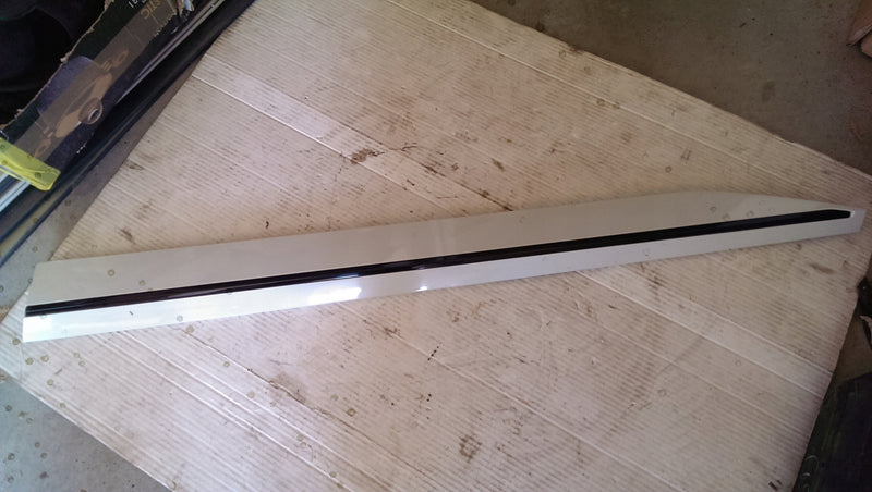 Listwa drzwi prawy przód SKODA SUPERB 3 3V0854940
