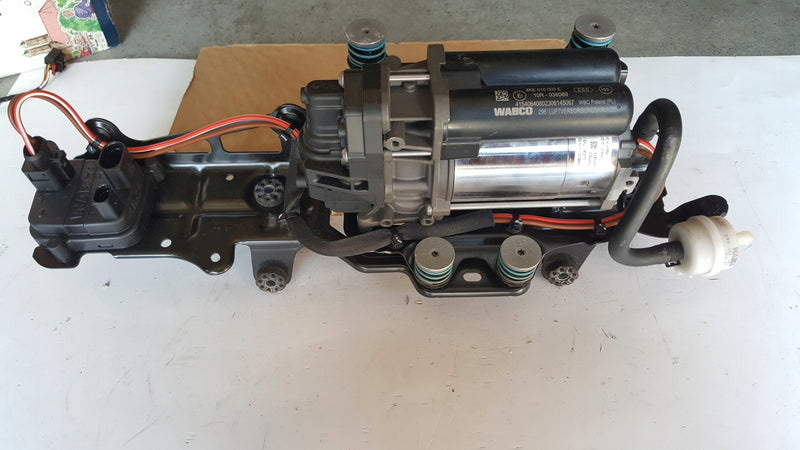 Kompresor zawieszenia AUDI E-TRON Q4 e-tron 4KE616005E 4KE616006F