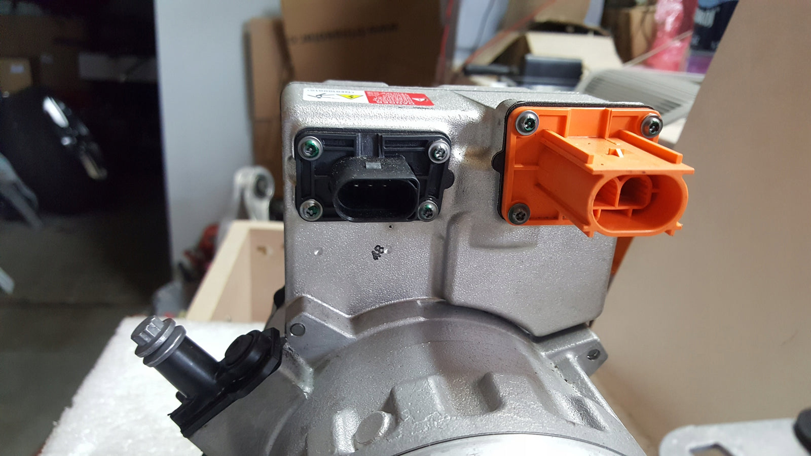 Kompresor klimatyzacji VW ID.4 1EA820808E demontaż