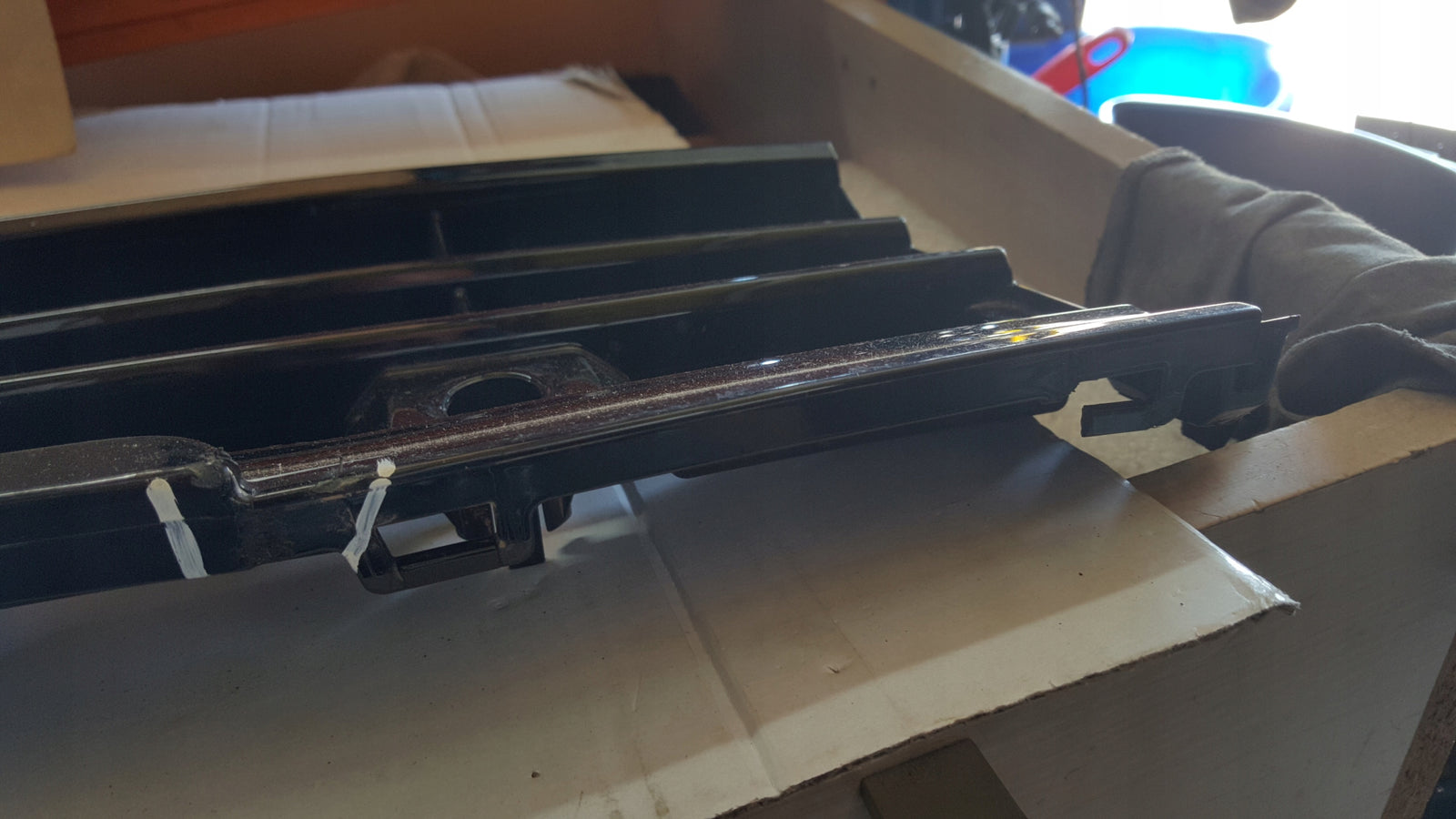Środkowa kratka zderzaka przedniego VW GOLF VIII 5H0853677E demontaż
