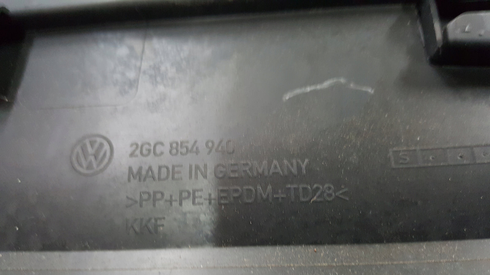 Listwa drzwi prawy przód VW T-ROC cabrio 2GC854940