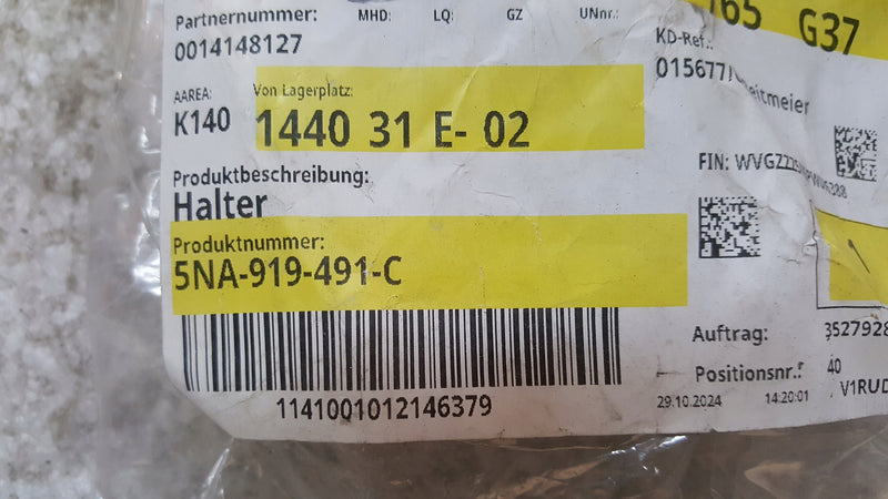 UCHWYT CZUJNIKA PARKOWANIA LEWY TYŁ VW TIGUAN OE: 5NA919491C