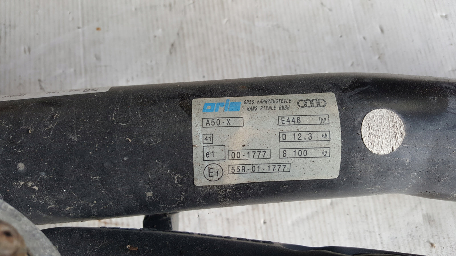 Hak holowniczy AUDI Q5 8R0800495E + wiązka 8R0971541C demontaż