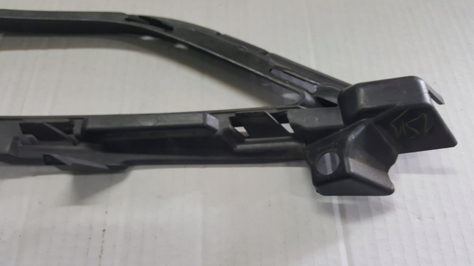 Kratka ramka zderzaka prawy przód VW GOLF VII 5G0853212H demontaż
