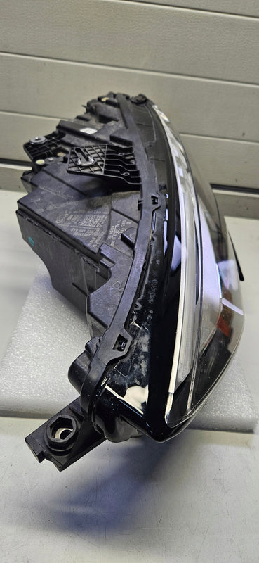 Le kompletny FUL LED Audi A3 8Y0941033 IDEAŁ 2022r