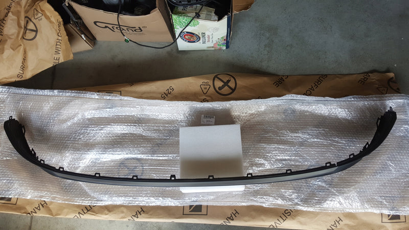NOWA ORYGINALNA listwa kratka zderzaka tylnego AUDI Q4 e-tron 89A807833A