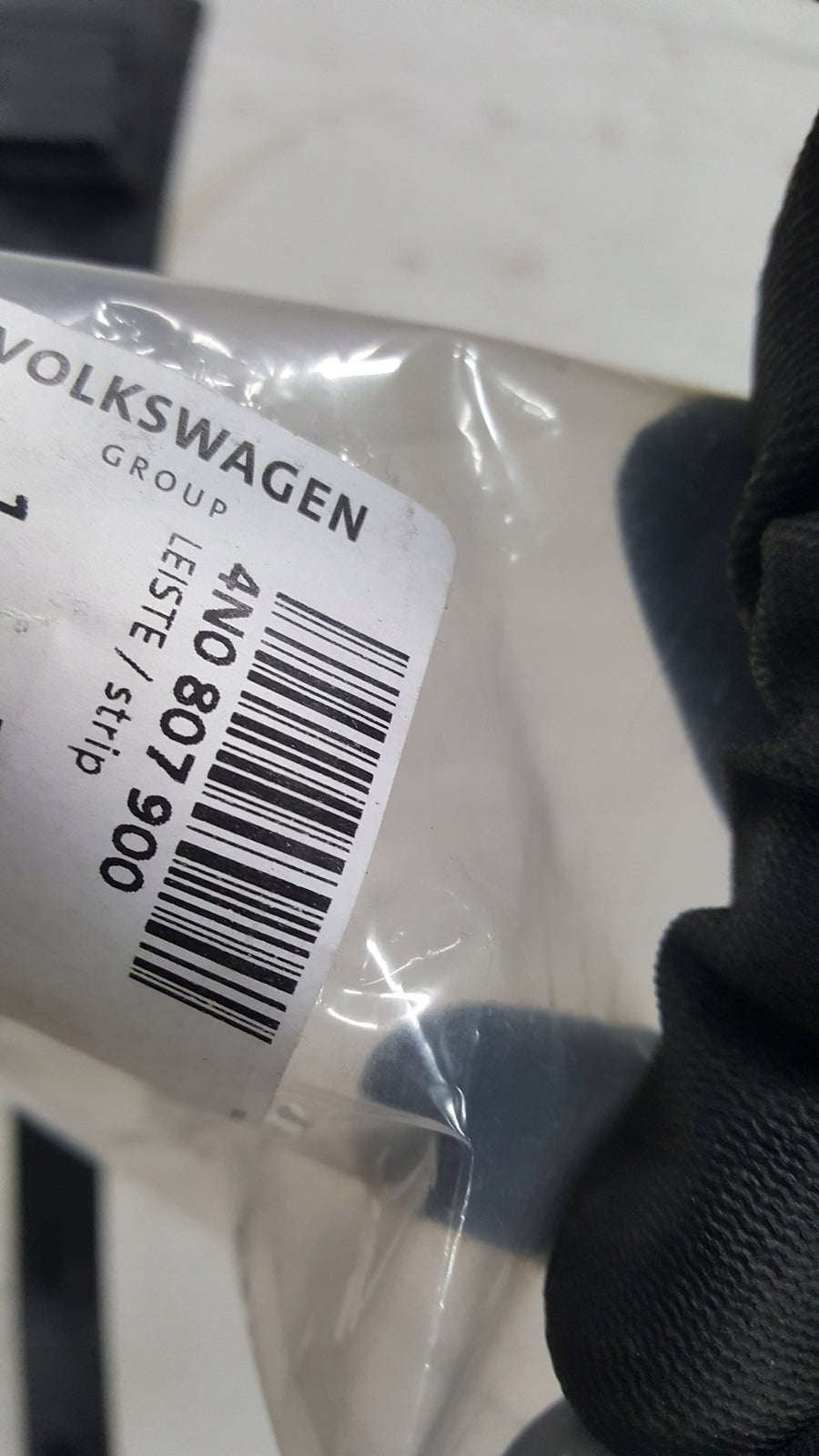 NOWA ORYGINALNA listwa mocująca AUDI A8 (D5) 4N0807900