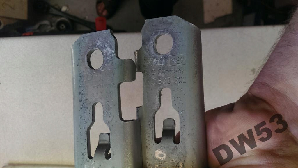 zawiasy maski Audi A6 4F0823302 4F0823301 2004-11r