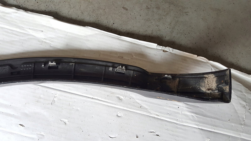 Listwa błotnika PR tył AUDI Q5 80A853818B demontaż