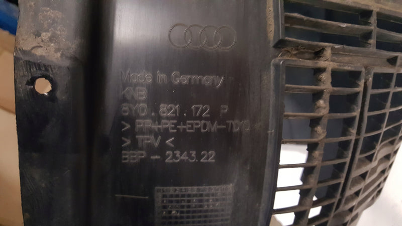 NADKOLE PRZEDNIE PRZÓD PRAWE AUDI A3 S3 8Y 8Y0821172P / S OE