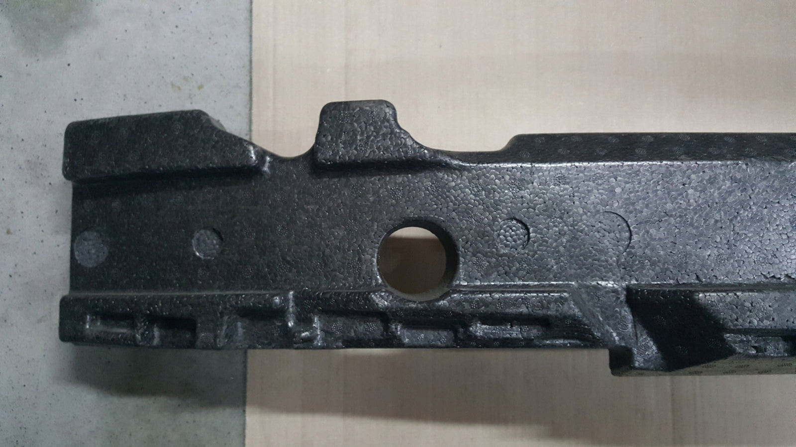 VW TOURAN 1T3 absorber zderzaka przód 1T3807248B