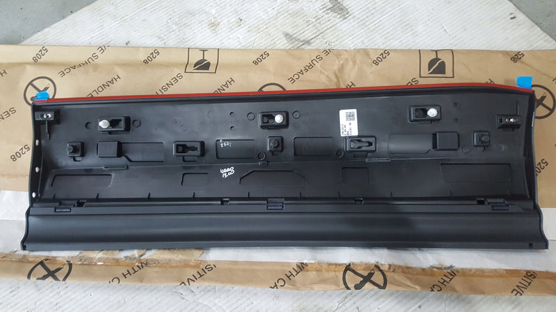 Listwa drzwi PR tył VW TOUAREG III 760854950D NOWA