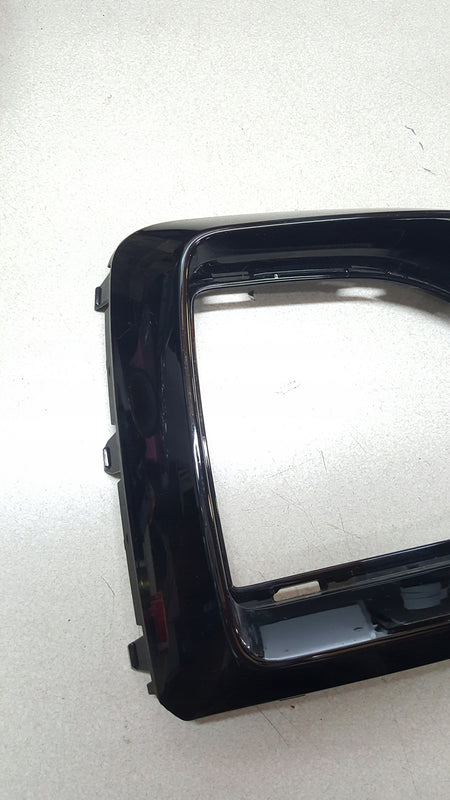 AUDI Q2 81A KRATKA RAMKA PRAWA 81A853054D 81A853054C