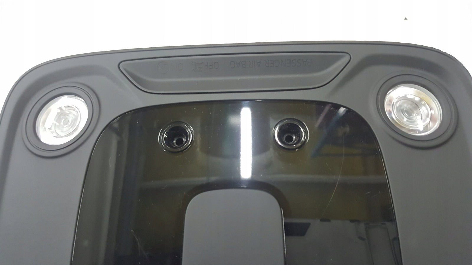 Lampka podsufitki AUDI 4K0947135AE demontaż
