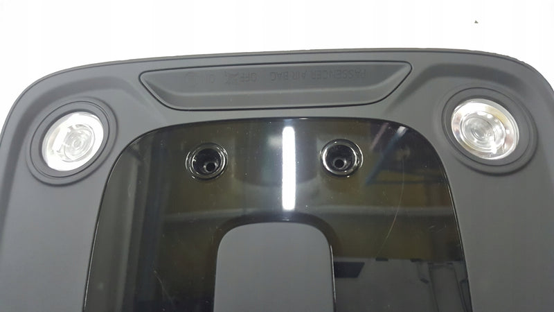 Lampka podsufitki AUDI 4K0947135AE demontaż