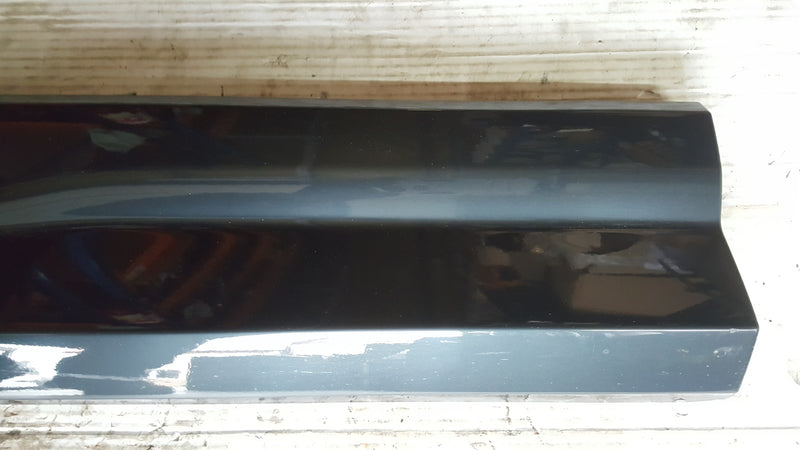 Listwa drzwi prawy tył AUDI Q2 S-LINE 81A853970A