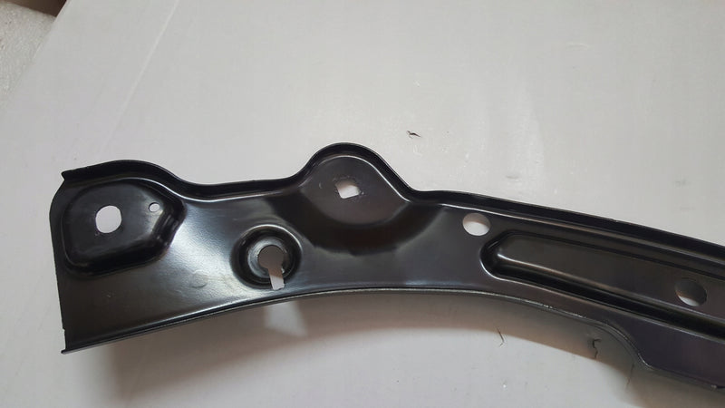 Wspornik mocowanie pasa prawy przód SKODA FABIA 6VA805932A