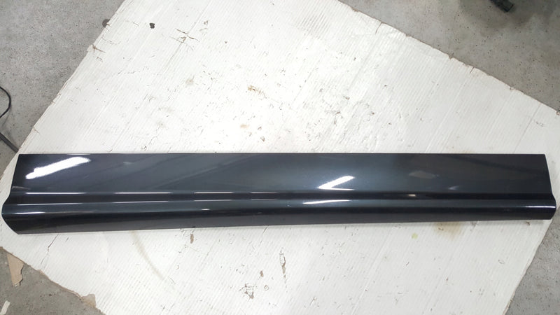 Listwa drzwi prawy przód AUDI Q5 S-LINE 80A853960B demontaż