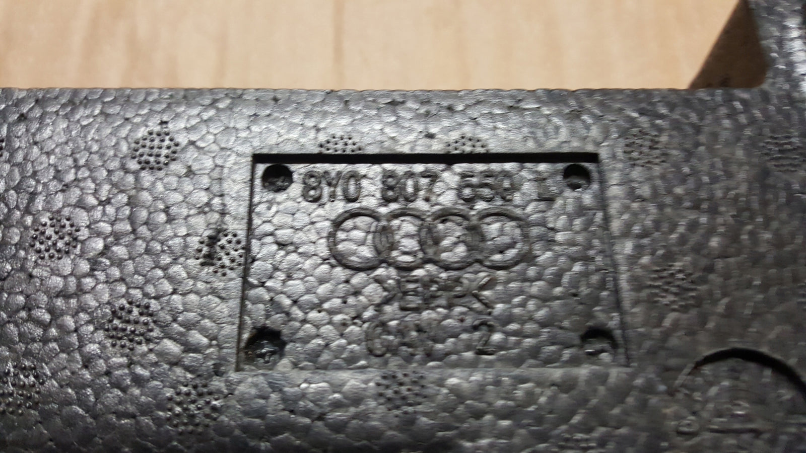 Absorber zderzaka przedniego AUDI A3 8Y0807550