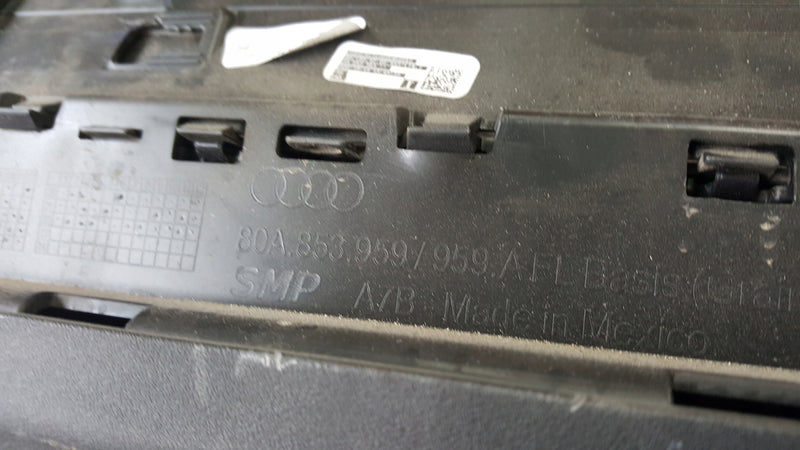 Listwa drzwi lewy przód AUDI Q5 80A853959A demontaż
