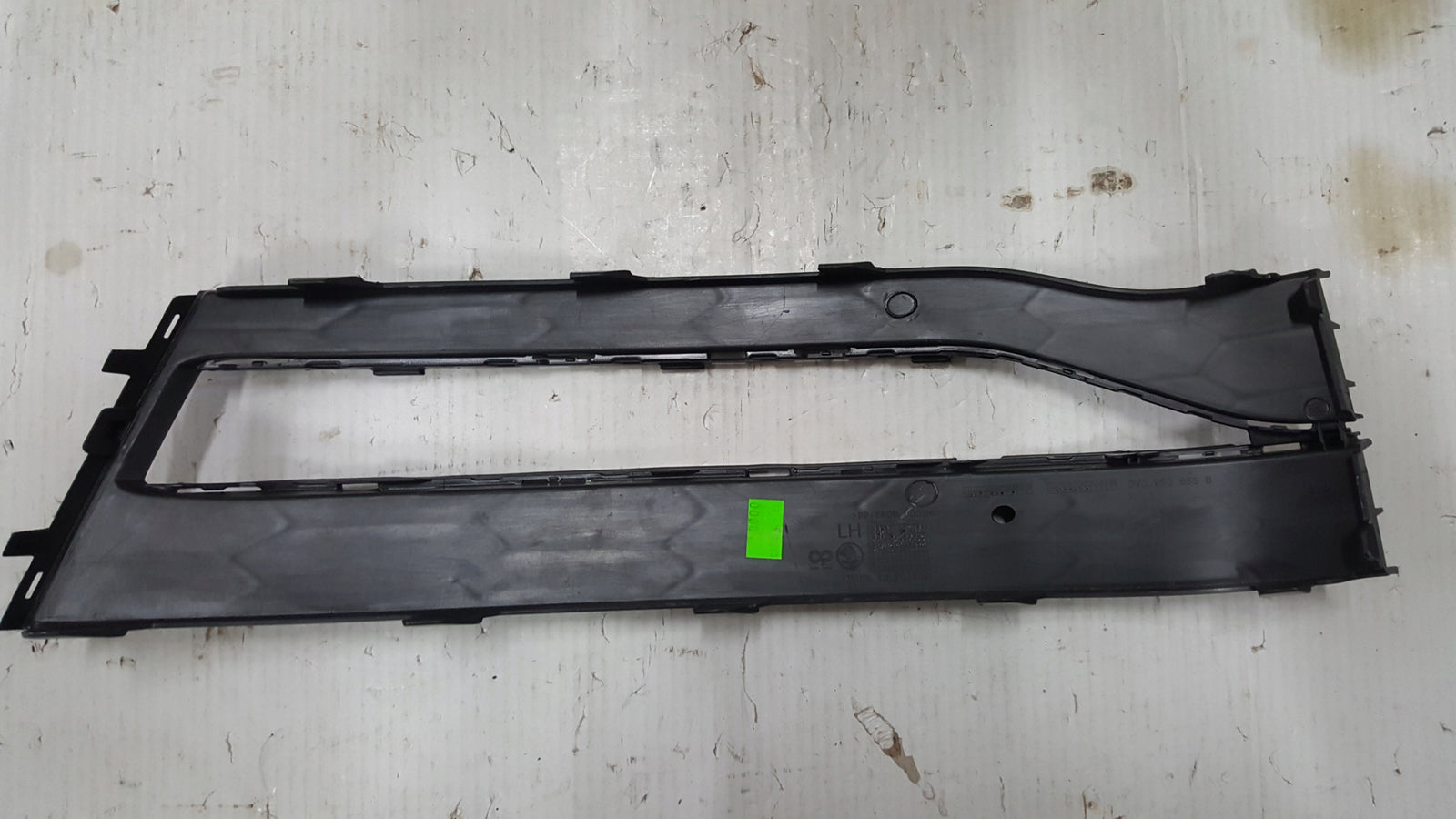 Kratka zderzaka lewy przód SKODA SUPERB III 3V0853665B demontaż