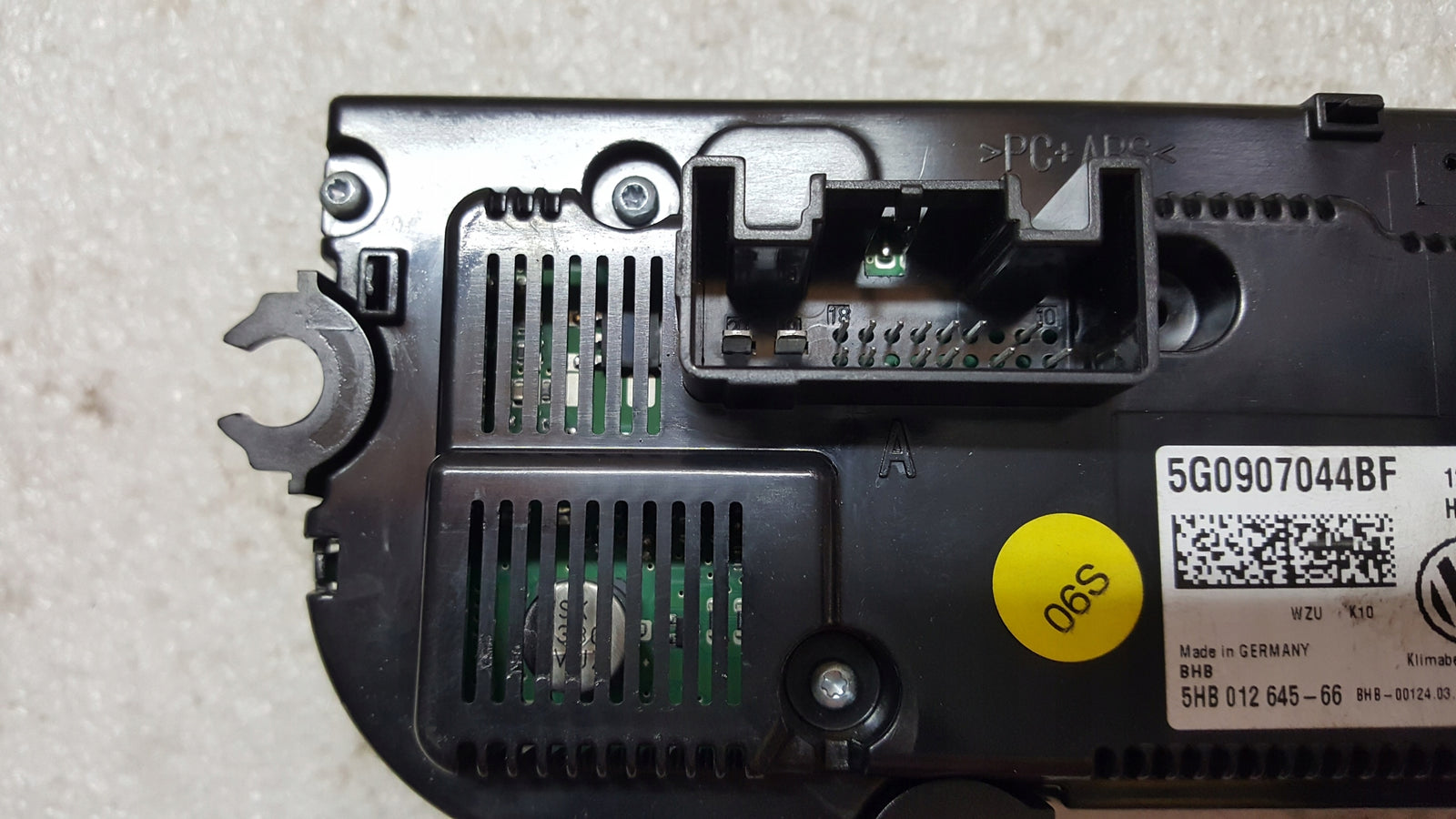 Panel klimatyzacji -- VW GOLF VII PASSAT TOURAN 5G0907044BF demontaż