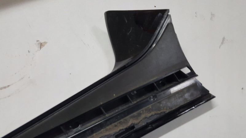 Listwa spoiler klapy bagażnika lewa strona VW GOLF VIII 5H9827939A