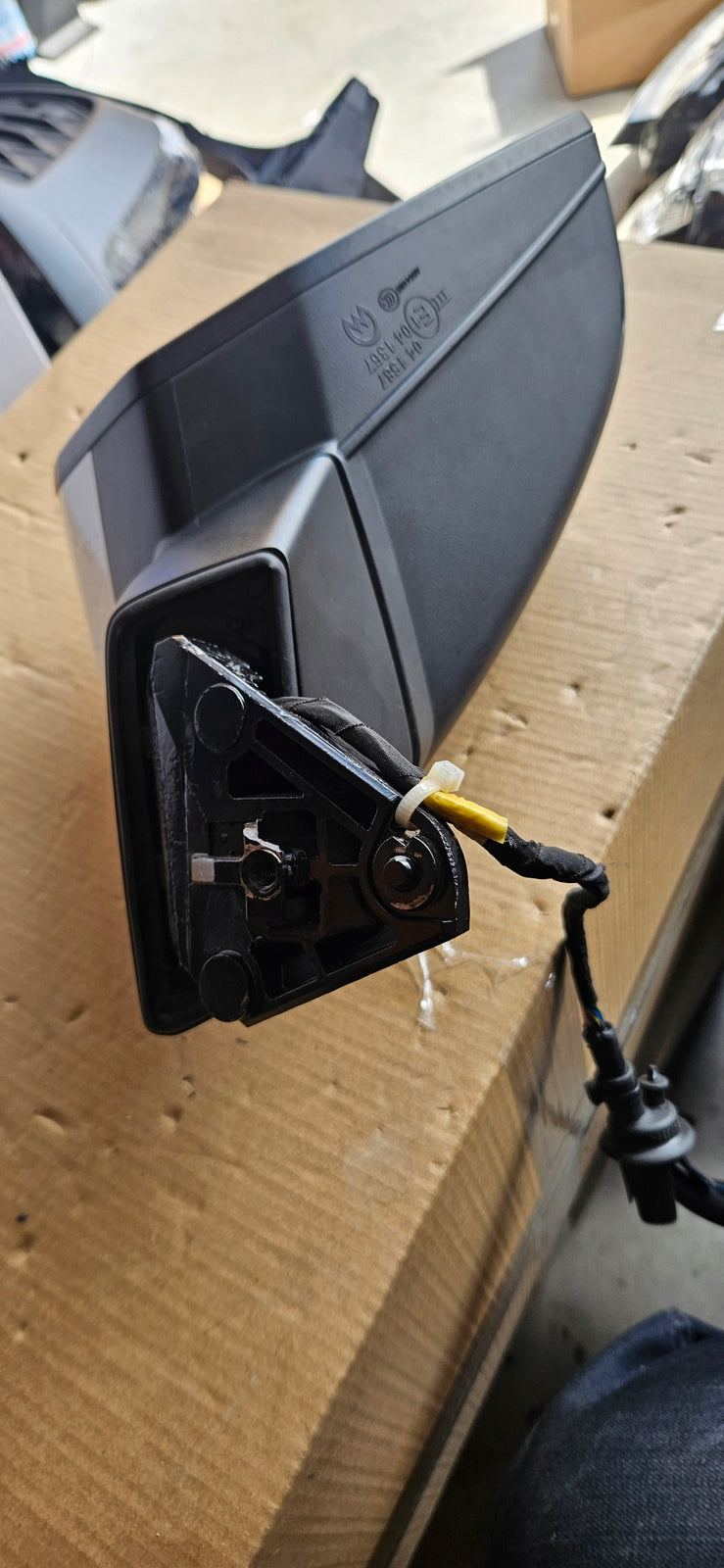 4M1857410BF PR Lusterko zewnętrzne AUDI Q5 Q7