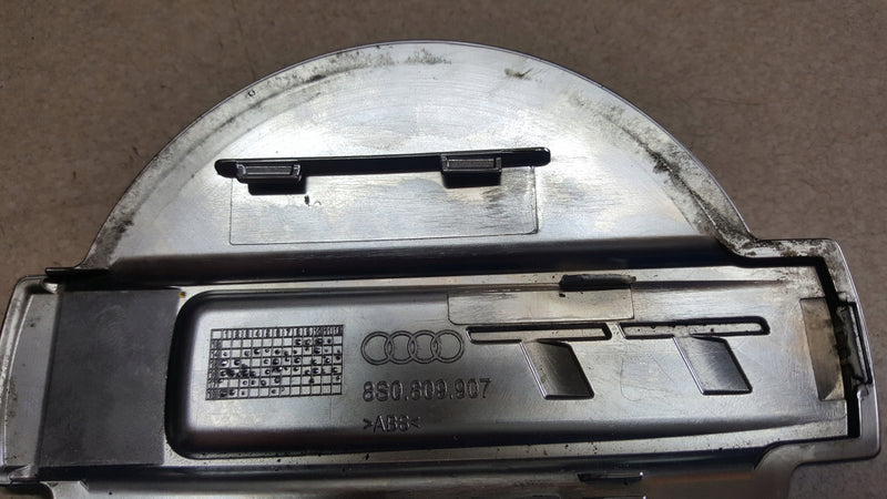 AUDI TT 8S 8S0 klapka wlewu paliwa 8S0809907